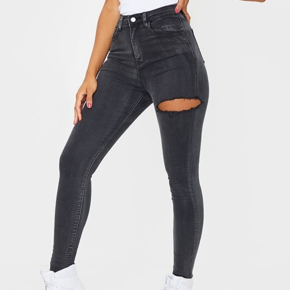 PrettyLittleThing Denim - Pretty Little Thing Washed Black Thigh Rip Jeans